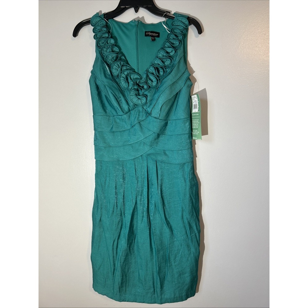 Signature By Sangria Woman's Green V-Neck Shift Dress Sleevless, Sz‎ 6 JC Penney